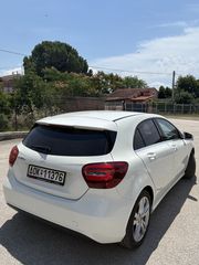 Mercedes-Benz A 180 2018 A180D-thumb-9