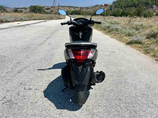 Yamaha NMAX 125 2015-thumb-4