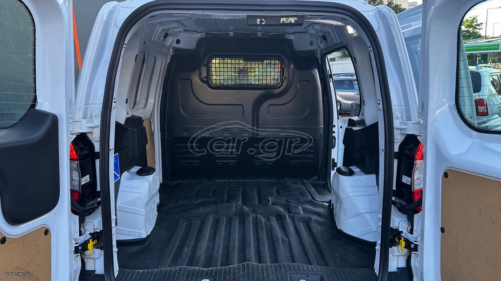 Ford Transit Courier 2022 thumbnail 17