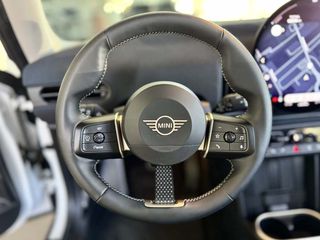 Mini Cooper 2024 CLASSIC TRIM - MEDIUM PACK (PANORAMA)-thumb-8