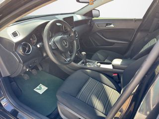 Mercedes-Benz A 180 2016 URBAN-thumb-10