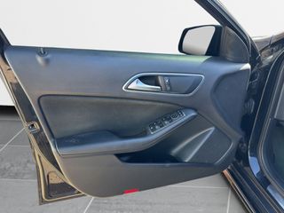 Mercedes-Benz A 180 2016 URBAN-thumb-13