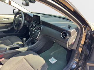 Mercedes-Benz A 180 2016 URBAN-thumb-19