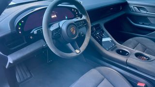 Porsche Taycan 2022 GTS-thumb-10