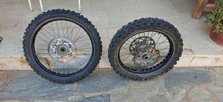Μπροστα και πίσω ζάντες από yz450f 2013. 1.6x21 και 2.15x19