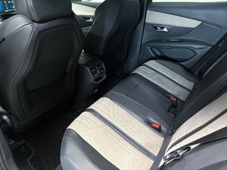 Peugeot 3008 2021 1.6 HYBRID4 300 GT E-EAT8-thumb-19