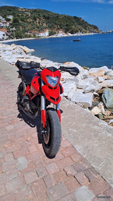 Ducati Hypermotard 796 2011