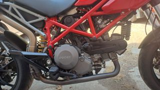 Ducati Hypermotard 796 2011-thumb-11