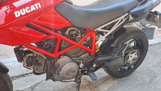 Ducati Hypermotard 796 2011-thumb-15