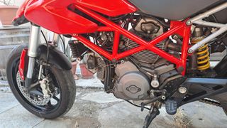 Ducati Hypermotard 796 2011-thumb-17