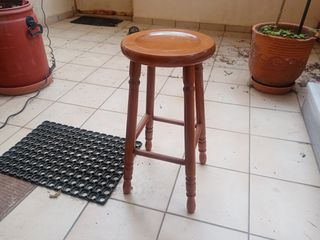 ΣΚΑΜΠΌ ΚΟΥΖΊΝΑΣ ΞΎΛΙΝΟ ΣΤΡΟΓΓΥΛΌ