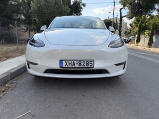 Tesla Model Y 2024 PERFORMANCE-thumb-1
