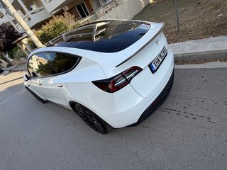 Tesla Model Y 2024 PERFORMANCE-thumb-2