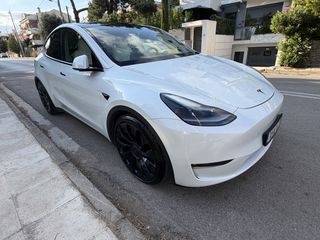 Tesla Model Y 2024 PERFORMANCE-thumb-4
