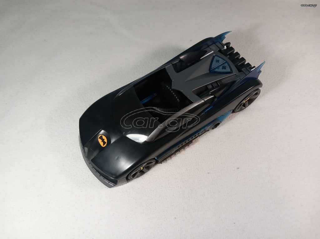 Batmobile TM and DC comics (s04 B9909)