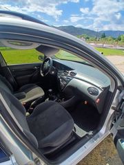 Ford Focus 2004-thumb-9