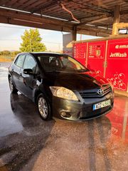 Toyota Auris 2012