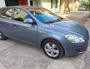 Kia Ceed / cee'd 2010-thumb-1