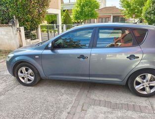 Kia Ceed / cee'd 2010-thumb-2
