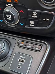 Jeep Compass 2020 S 4xe 241 HP Panorama ΔΕΡΜΑ Αυτόματο-thumb-18