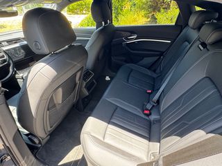 Audi Q8 e-tron 2024 Q8 e-tron 55-thumb-9