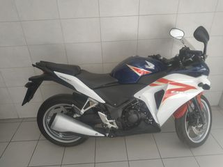 Honda CBR250R 2012