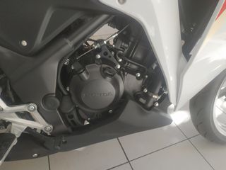 Honda CBR250R 2012-thumb-7