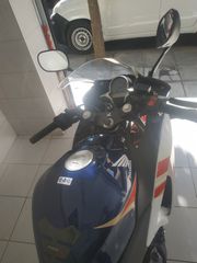 Honda CBR250R 2012-thumb-9