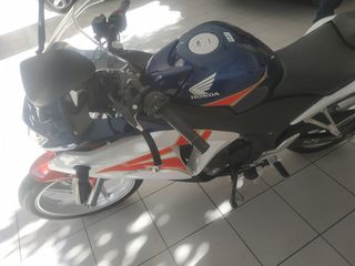 Honda CBR250R 2012-thumb-11