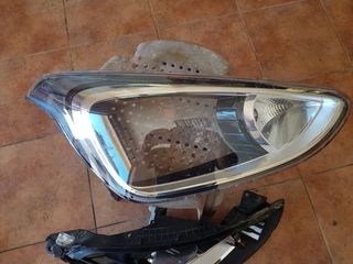 ΦΑΝΟΣ ΕΜΠΡΟΣ ΔΕΞΙ HYUNDAI I10 2016 ΓΝΗΣΙΟ Εξωτερικό πλαστικό η βαση του φαναριου ειναι σπασμενη