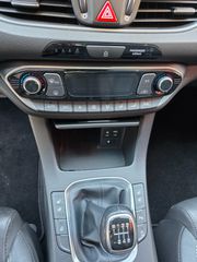 Hyundai i 30 2018 1.6 CRDI PREMIUM/ΗΛΙΟΡΟΦΗ/ΔΕΡΜΑ/ΟΘΟΝΗ/ΚΑΜΕΡΑ/EURO6B-thumb-33