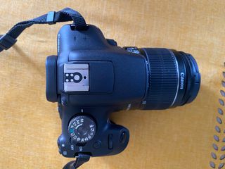 Canon EOS 2000D-thumb-2