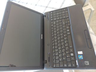 Toshiba Satellite C660D-102-thumb-3