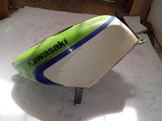 ΡΕΖΕΡΒΟΥΆΡ ΒΕΝΖΊΝΗΣ ΤΕΠΌΖΙΤΟ KAWASAKI KR1