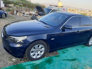 Bmw e60 φτερά εμπρός υπάρχουν σε δύο χρώματα