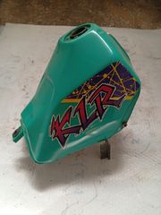 Ντεπόζιτο ρεζερβουάρ βενζίνης klr 250 Kawasaki μοντέλο με την τάπα που κλειδώνει-thumb-3