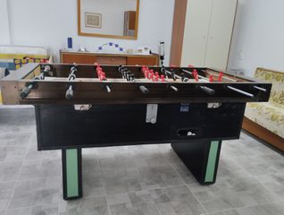 Επαγγελματικό Ποδοσφαιράκι με κερματοδέκτη σε άριστη κατάσταση