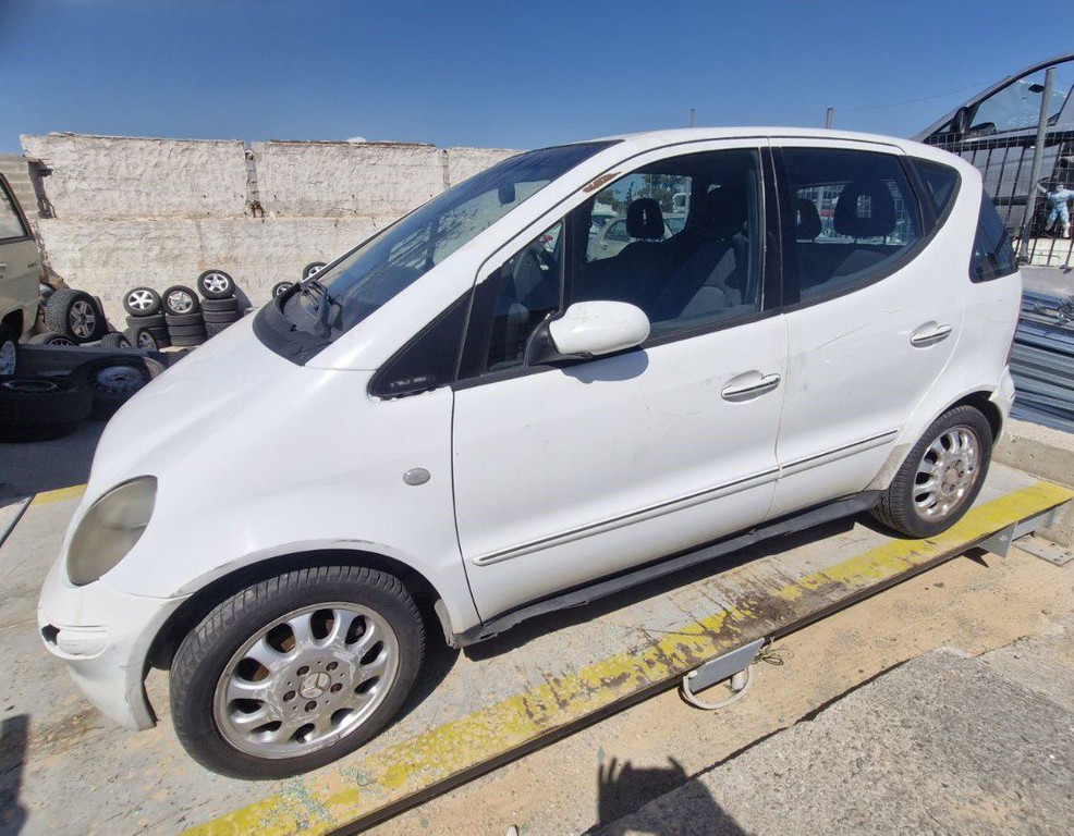 Αφαλοί πορτών Mercedes-Benz A 160 '02 Προσφορά 20 Ευρώ ανά τεμάχιο.