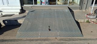 Μεταλλική ράμπα φόρτωσης / εξέδρα (2,50m x 2,35m)