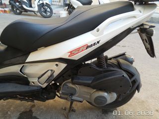 Aprilia SR MAX 300 2012-thumb-6