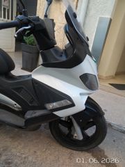 Aprilia SR MAX 300 2012-thumb-8