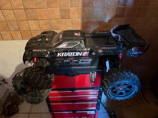 Off-Road Arrma 2022 kraton exb 8s