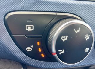 Hyundai i 10 2016 1.2 87hp YES!/ΟΘΟΝΗ/CAMERA/ΘΕΡΜΑΙΝΟΜΕΝΑ/NAVI/ΣΥΝΑΓΕΡΜΟΣ-thumb-33