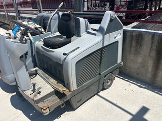 ΠΛΥΣΤΙΚΑ ΜΗΧΑΝΗΜΑΤΑ/ΣΑΡΩΘΡΑ NILFISK SR 1300H/ NILFISK BR 800S-thumb-1