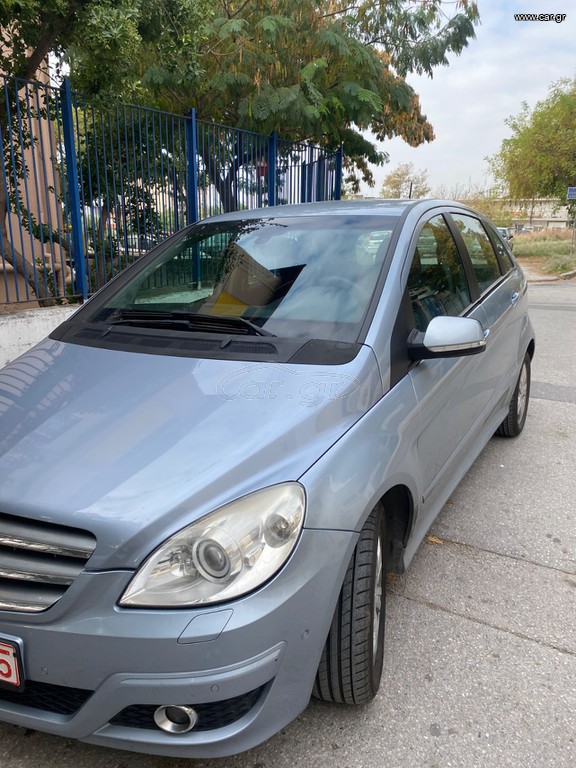 Mercedes-Benz B 200 2011