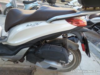 Piaggio Medley 150 2016-thumb-6
