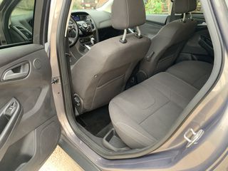 Ford Focus 2012-thumb-5
