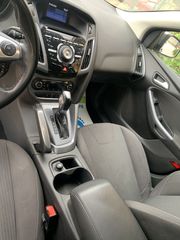 Ford Focus 2012-thumb-8