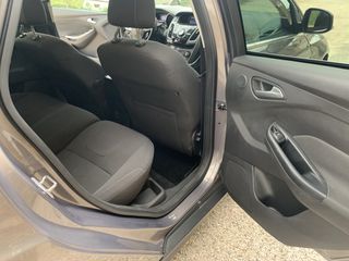 Ford Focus 2012-thumb-9