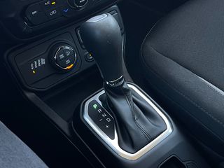Jeep Renegade 2023 LIMITED 4X4-thumb-11